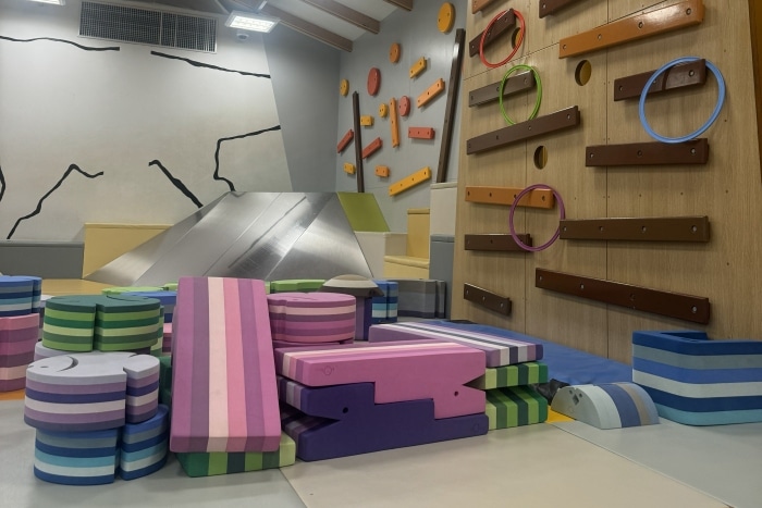 Zona de escalada de Playville Osaka parque Tennoji