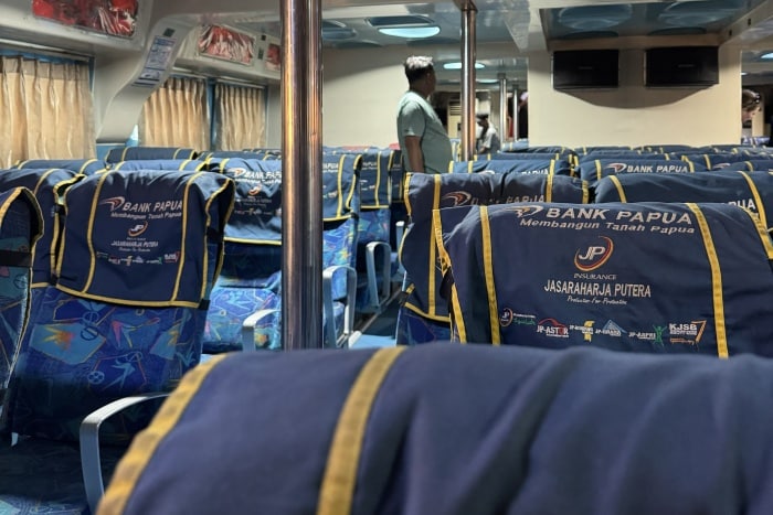 Ferry Express Bahari de Waisai a Sorong Raja Ampat